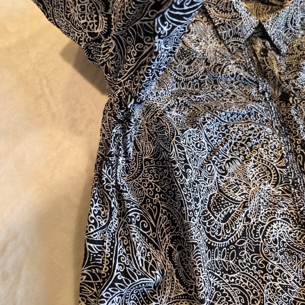 Talbots Paisley Long Sleeve Button Shirt Medium Petitie Black/White - Picture 6 of 14